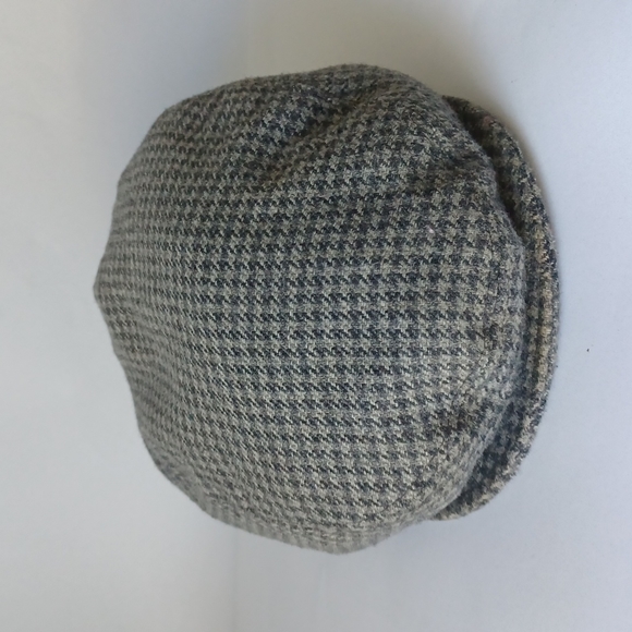 Flat cap wool hat Gray Houndstooth Pattern made by Country Gentleman listing # 1 - Picture 3 of 16
